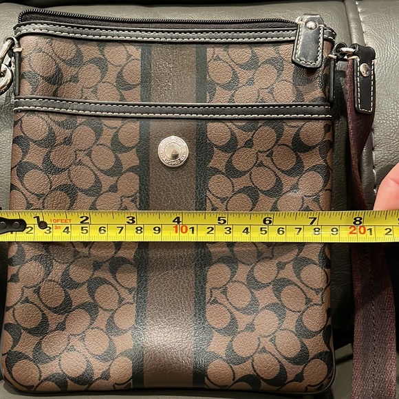 Like New Coach Brown Shoulder Bag. Very clean! - Picture 5 of 6